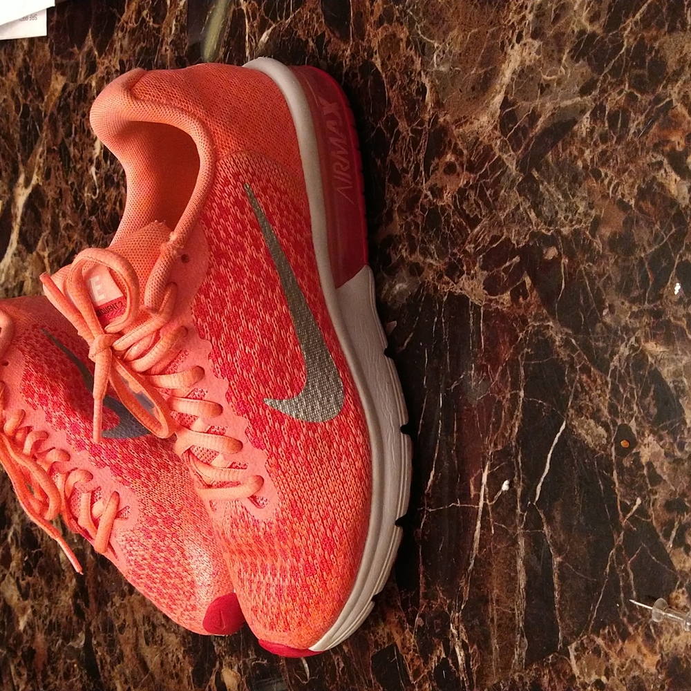 Sneakers - Picture 2 of 4